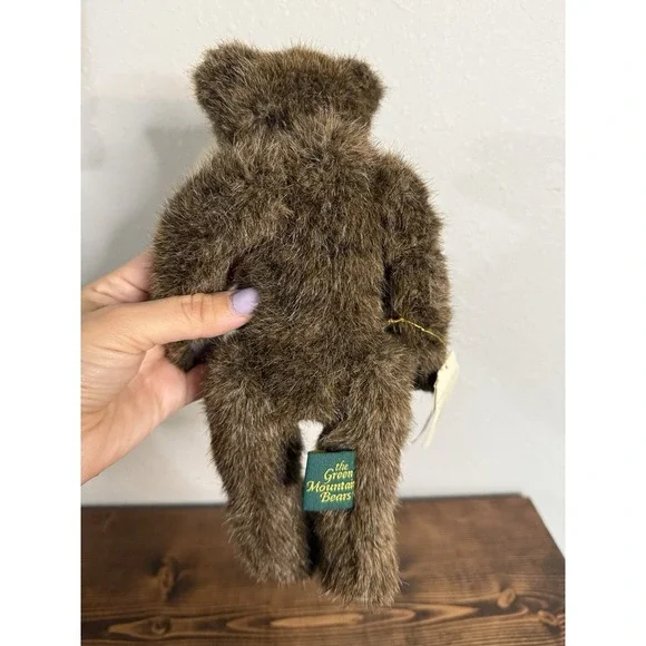 Mary Meyer Vermont Green Mountain Bear Artist Carol Carini HAYSTACK 11" Vtg Tag - Picture 2 of 5